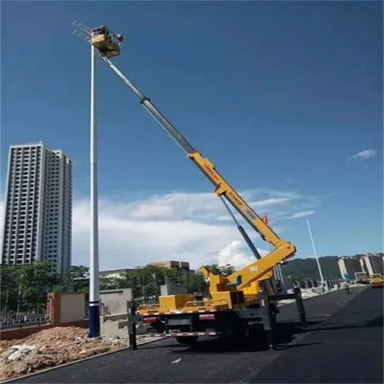 尉氏维修路灯的曲臂升降车出租