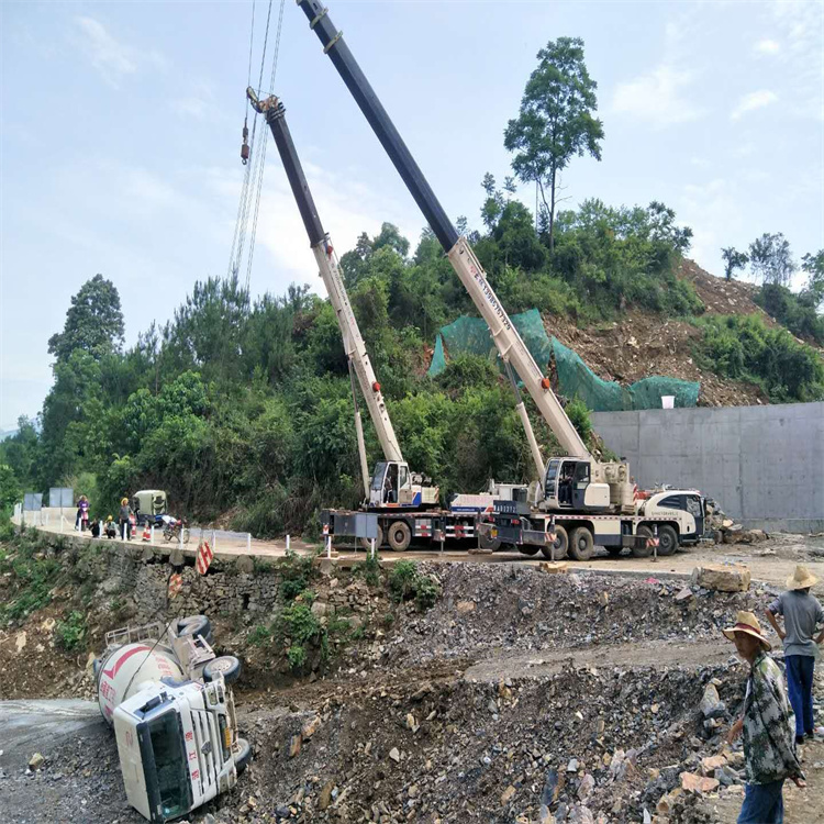 尉氏汽车掉沟里叫吊车救援要多少钱
