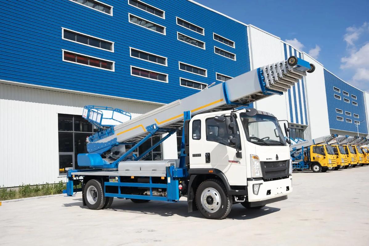 尉氏出租云梯车高空作业车 建筑垃圾搬运