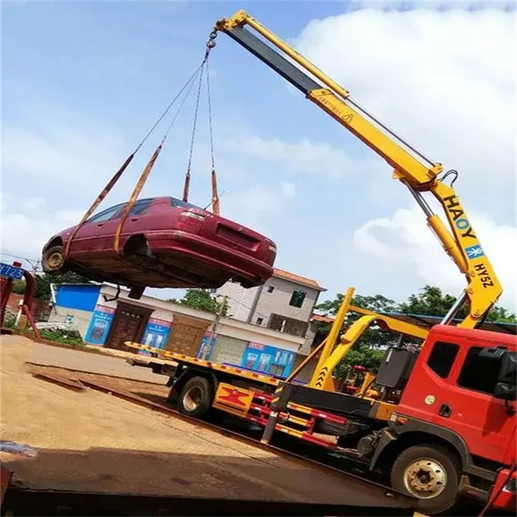 尉氏吊车吊汽车的正确方法